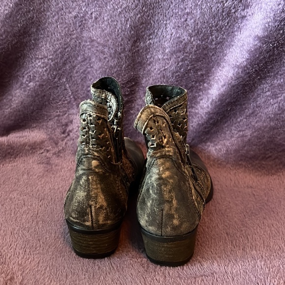 Circle G leather ankle boots sz 5.5 - Picture 2 of 4